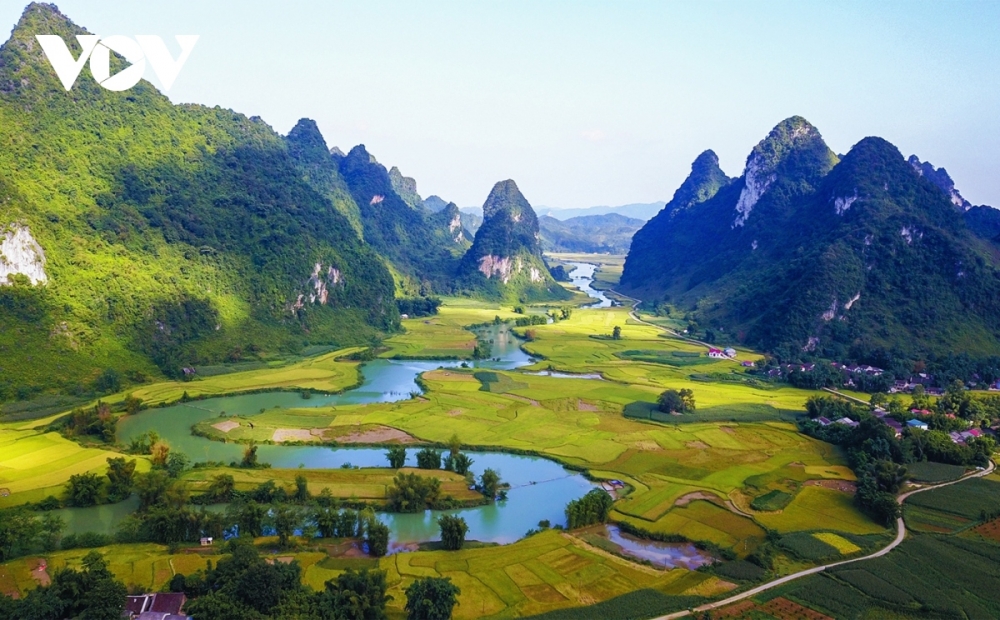 Du lịch Cao Bằng - Núi Thủng